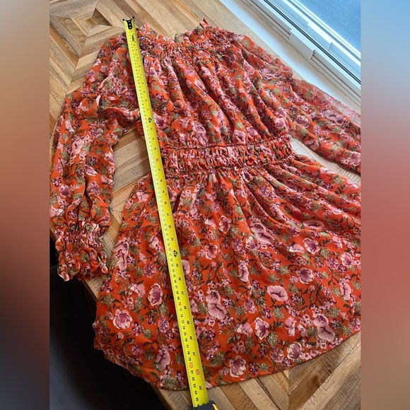 En Saison Gorgeous Smocked Floral Mini Dress, Size Medium - Picture 11 of 16